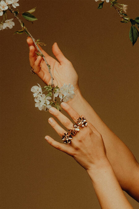 Bague dorée fabriquée artisanalement Les Aubépines Limoges