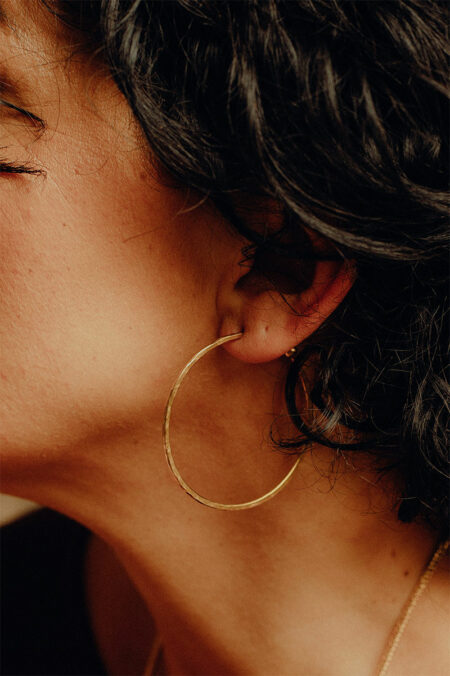 Boucle d’oreille de créateur dorée Les Aubépines Limoges