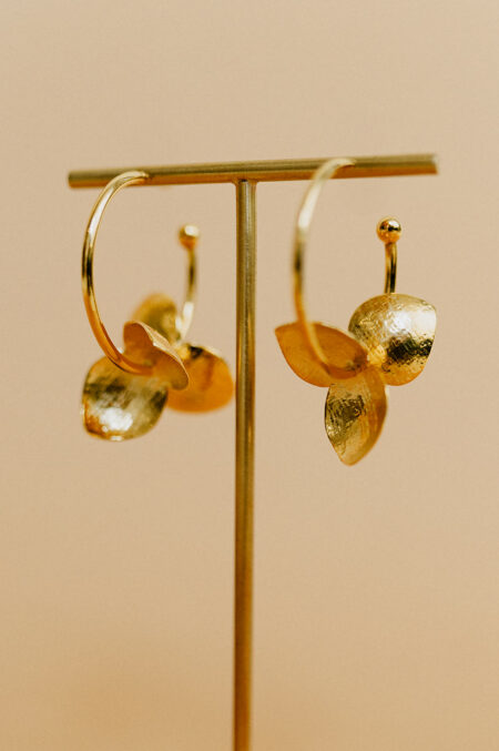 boucles d'oreilles créoles avec feuilles - cadeau Les Aubépines - Bijoux fait mains Limoges