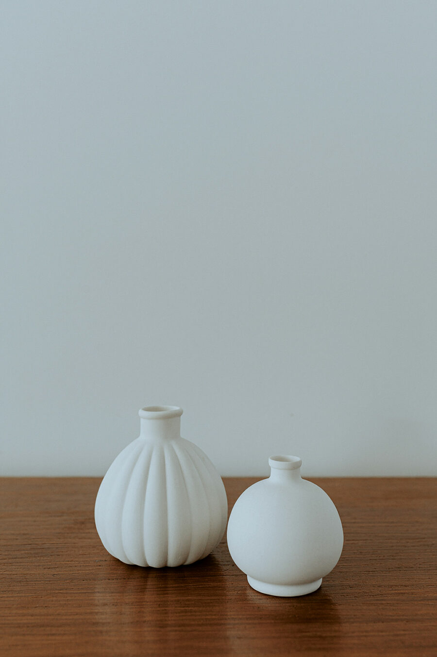 vase-boule-soliflore-porcelaine-limoges-les-aubepines