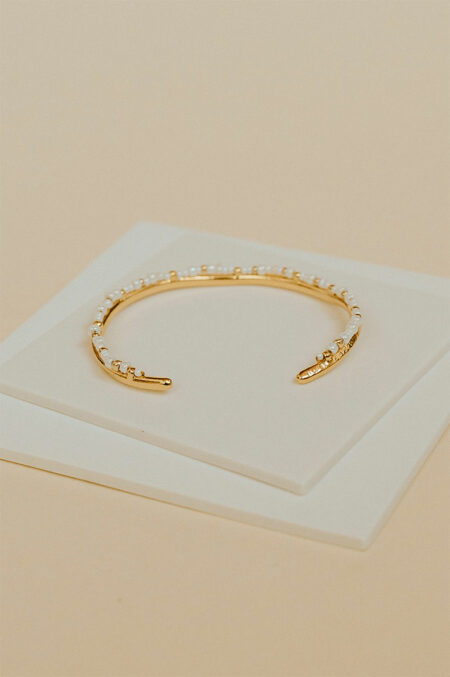 Bracelet jonc original avec ses petites perles ivoire. Les Aubépines Limoges