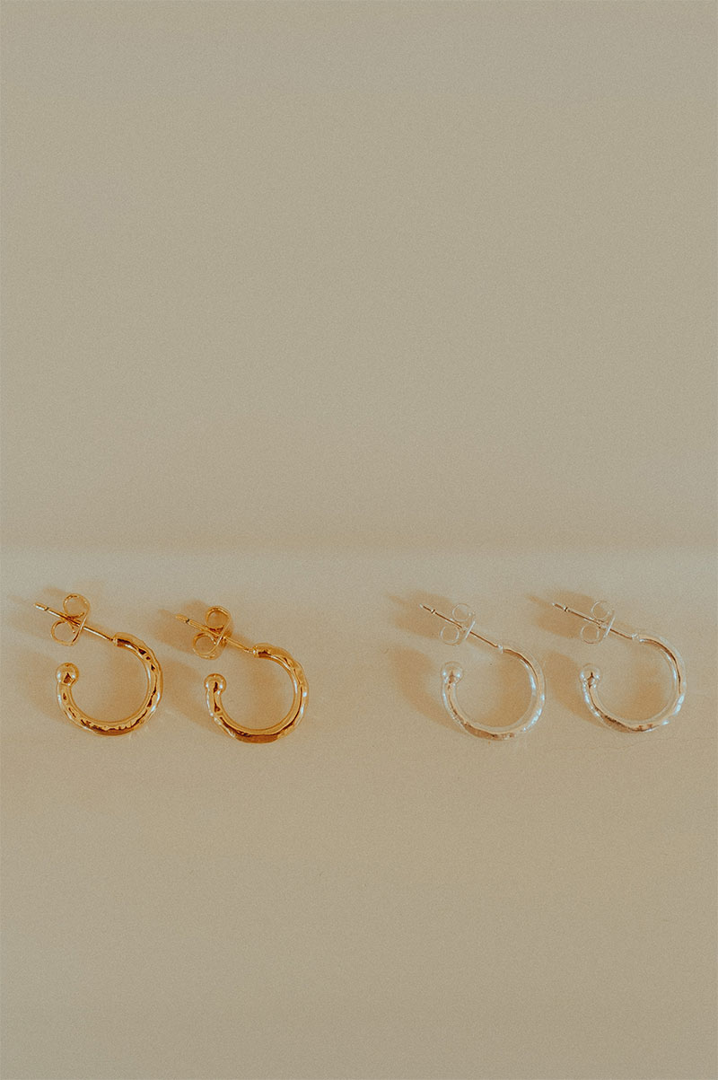 petites créoles irrégulières, bijou artisanal fabriqué à Limoges Les Aubépines