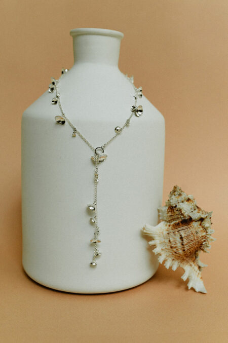 Collier argenté avec petites pampilles méduses, bijou fabriqué main à Limoges par Les Aubépines création.