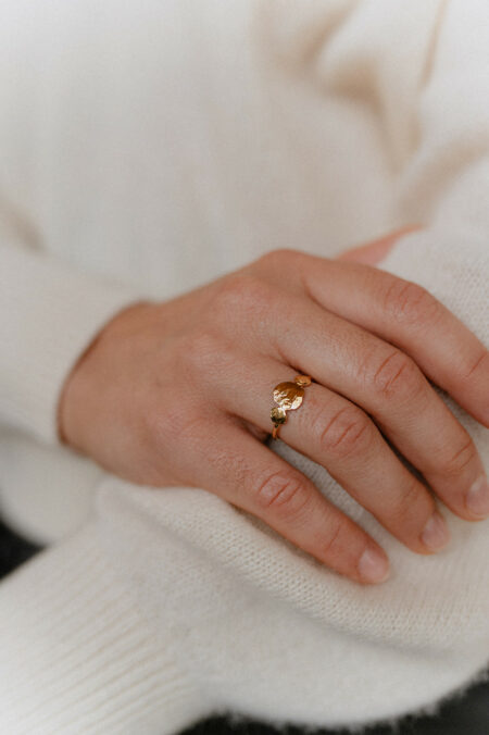 Bague de créateur dorée Les Aubépines Limoges