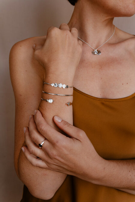 Bracelet type jonc ajustable argenté artisanale Les Aubépines Limoges