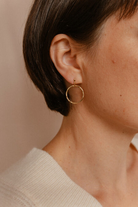 Boucle d’oreille de créateur dorée Les Aubépines Limoges