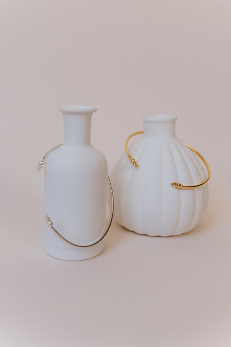 jonc fabriqué à la main, délicat et texturé, ouvert et réglable, bijou artisanal made in Limoges par Les Aubépines