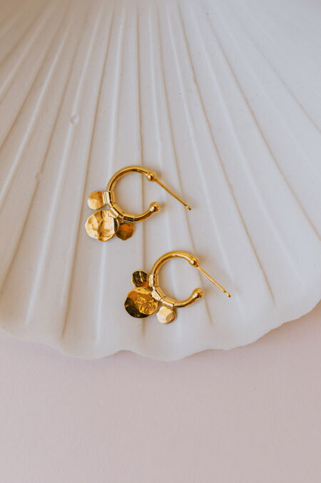 Boucles d'oreilles créoles dorées faites main par une créatrice Les Aubépines à Limoges