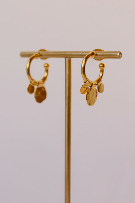 Boucles d'oreilles créoles dorées faites main par une créatrice Les Aubépines à Limoges