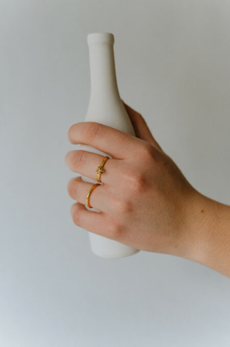 bague faite à la main dans l'atelier d'Agnès Nicot créatrice de Les Aubépines à Limoges