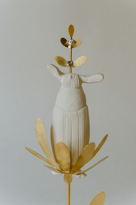 petites boucles d'oreilles fabriquées dans l'atelier Les Aubépines à Limoges