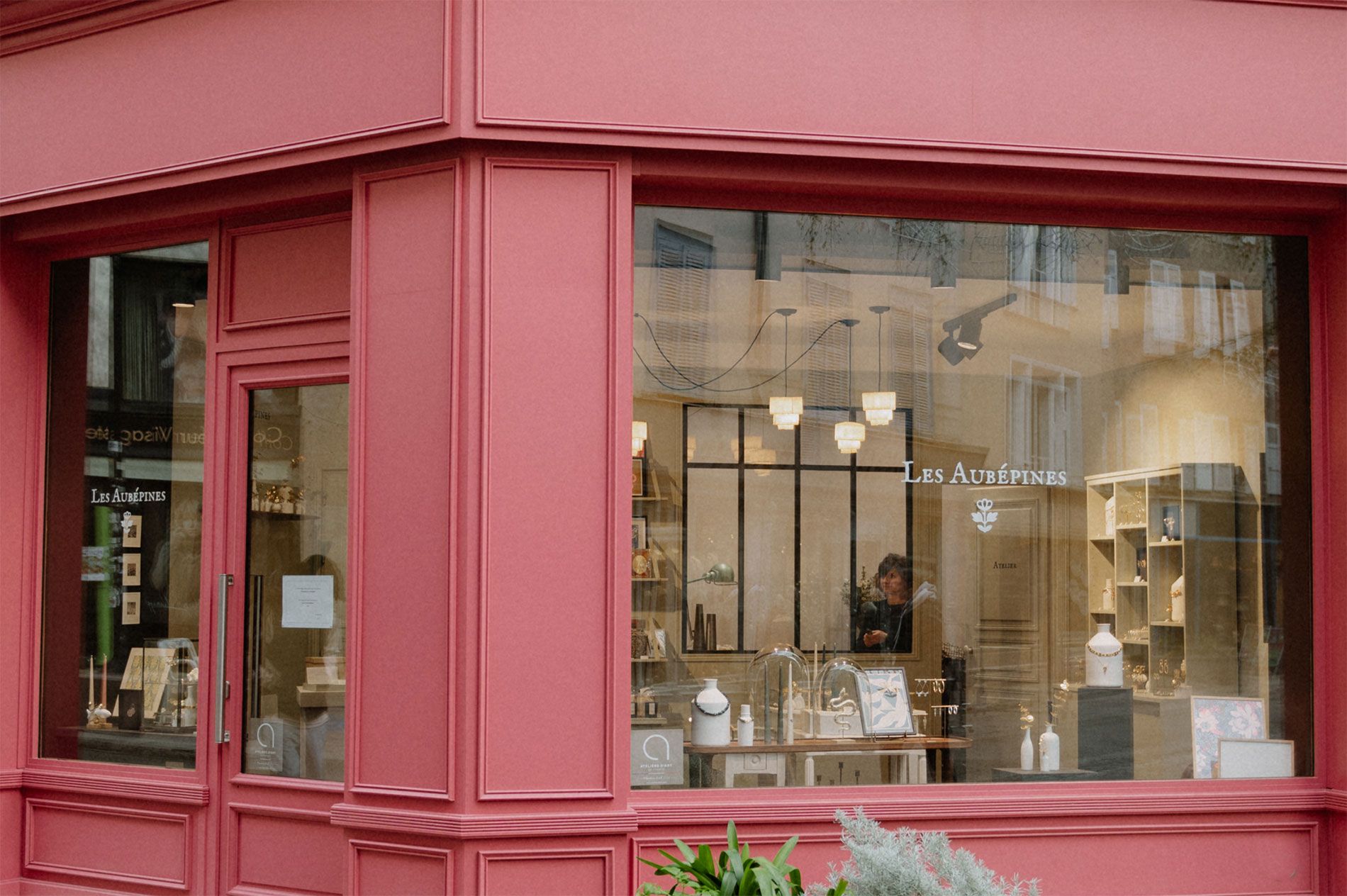 Vitrine de la boutique-atelier Les Aubépines, 26 rue Adrien Dubouché à Limoges