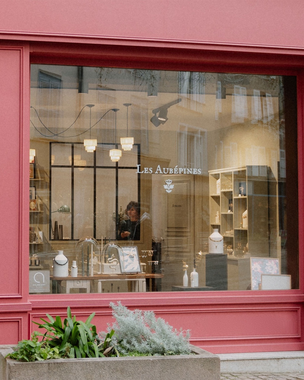 Vitrine de la boutique-atelier Les Aubépines, 26 rue Adrien Dubouché à Limoges